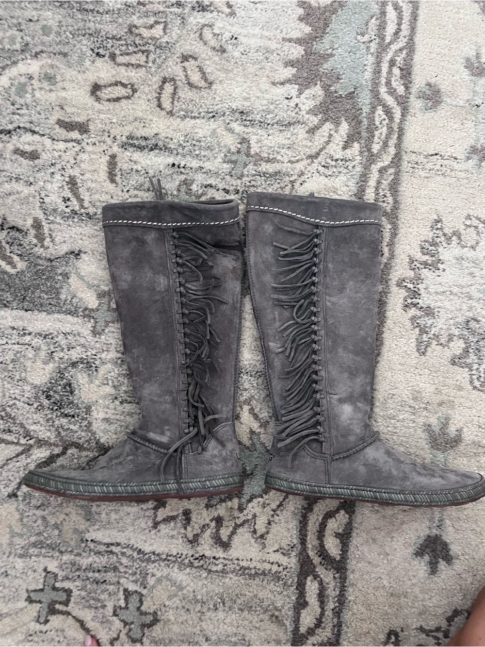 UGG Gray Suede Fringe Mammoth Mocassin Boots- like new